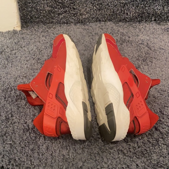 Huarache blood red sneakers-size 3yr UC - Picture 5 of 13